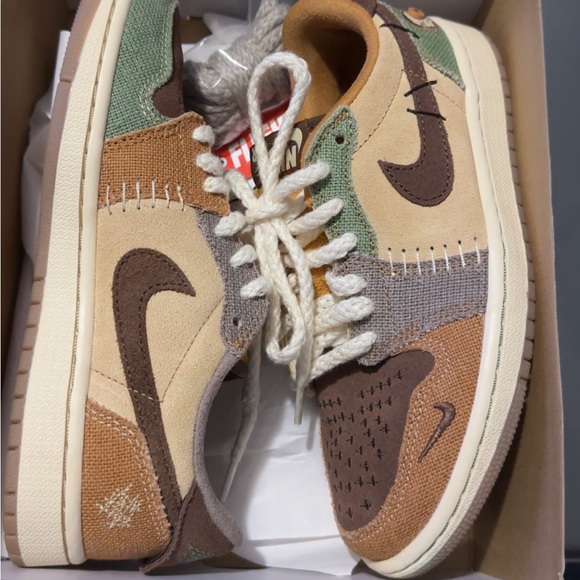 ZION WILLIAMSON X AIR JORDAN
1 RETRO LOW OG 'VOODOO' - Picture 1 of 10